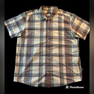 Men’s Patagonia plaid button up